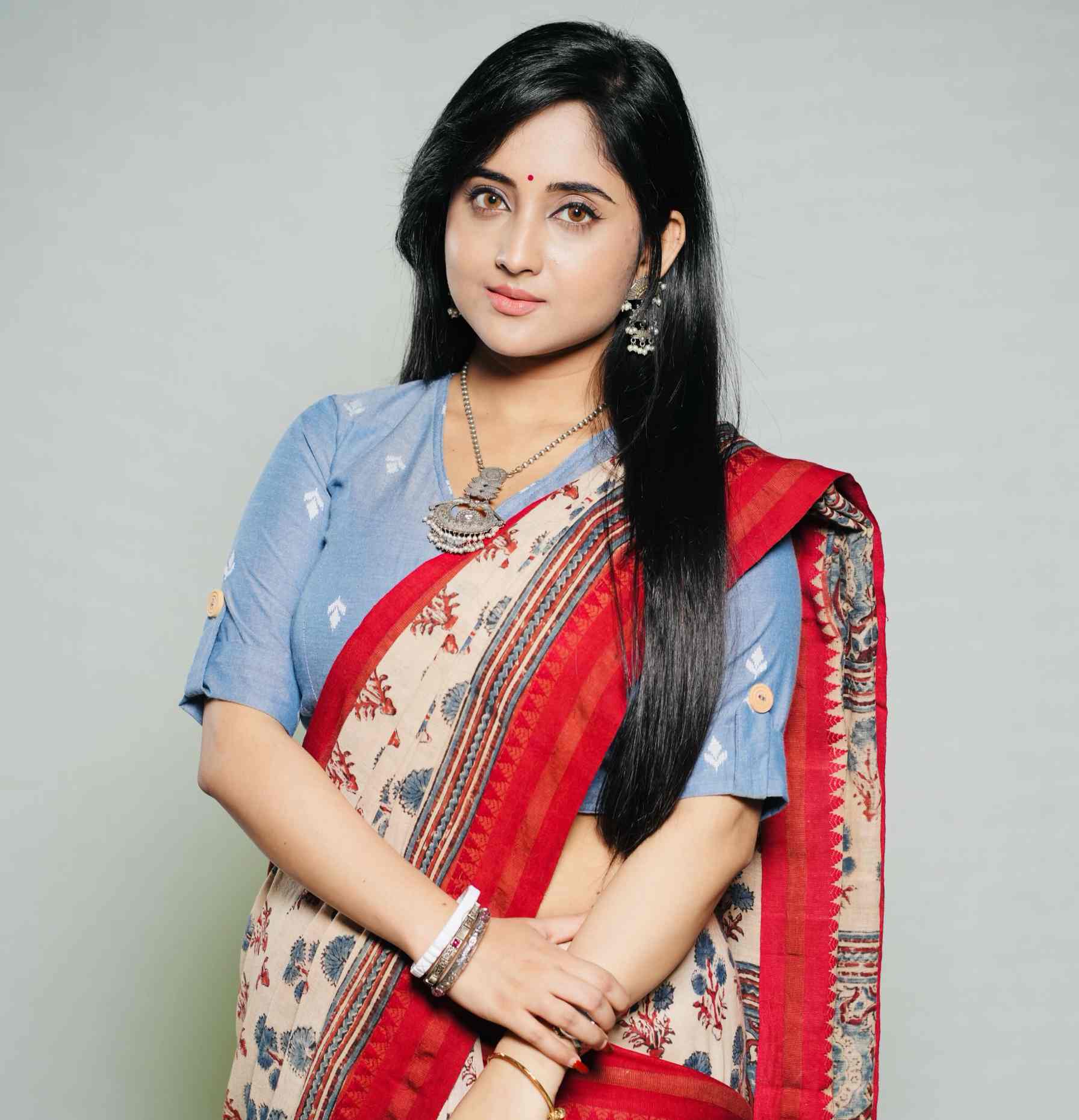 Soumitrisha Kundu - Kolkata Saree Blouse Fashion - Kolkata Saree Blouse Beauty - Kolkata Saree Blouse Sondori - Kolkata Saree Blouse Shoot - Kolkata Saree Blouse Look - Kolkata Saree Blouse Style - Kolkata Saree Blouse Photoshoot - Kolkata Saree Blouse Model - Kolkata Saree Blouse River
#SoumitrishaKundu #SareeLook #SareeBlouse #SareeFashion