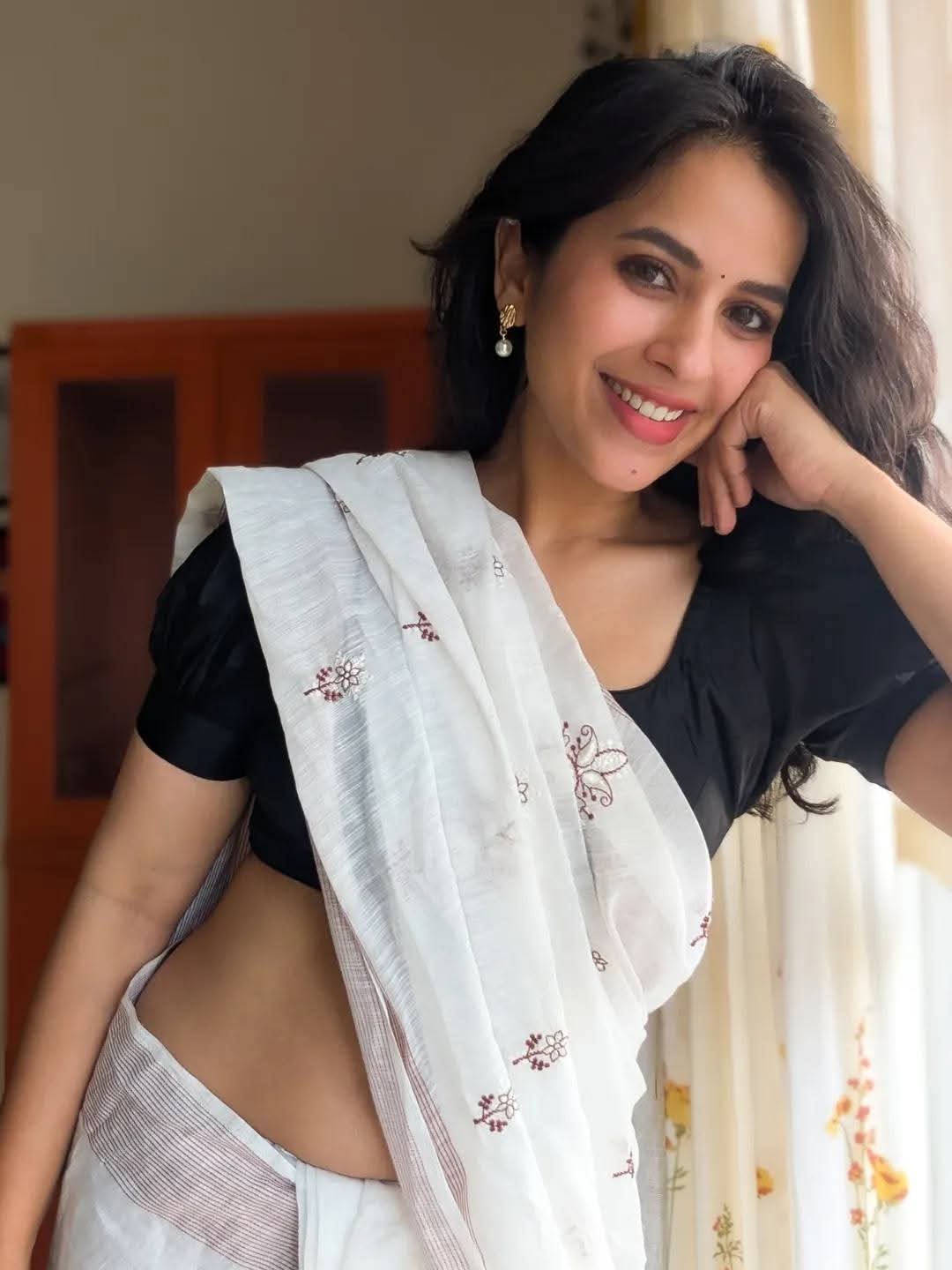 Komalee Prasad - Indian Saree Blouse Look - Indian Saree Blouse Model - Indian Saree Blouse Design - Indian Saree Blouse Fashion - Indian Saree Blouse Beauty - Indian Saree Blouse Beauty - Indian Beautiful Leady Actor - Indian Saree Blouse Fashion - Indian Saree Blouse Style - Indian Hot Girl Photo - Indian Saree Blouse Photoshoot - Indian Saree Blouse Shoot
#KomaleePrasad #SareeStyle #SareeLover #SareeBlouse