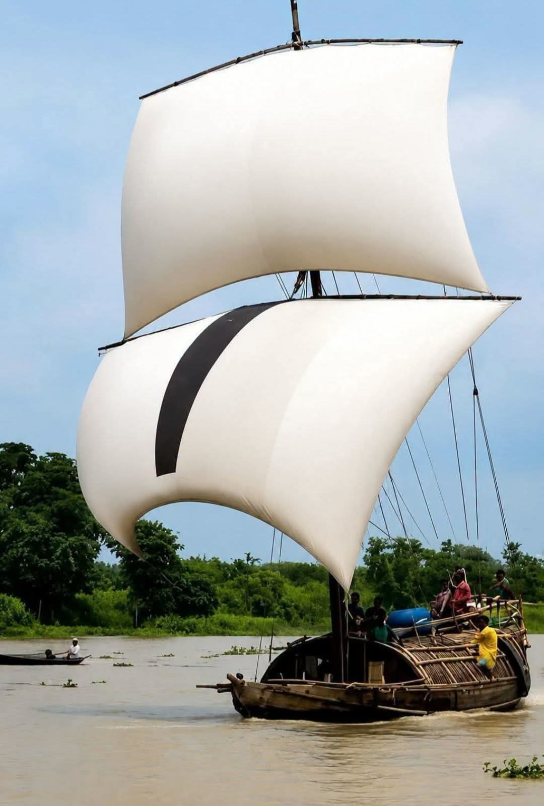 নদীতে নৌকার পালতোলা এমন সুন্দর দৃশ্য তুমি কি দেখেছো?