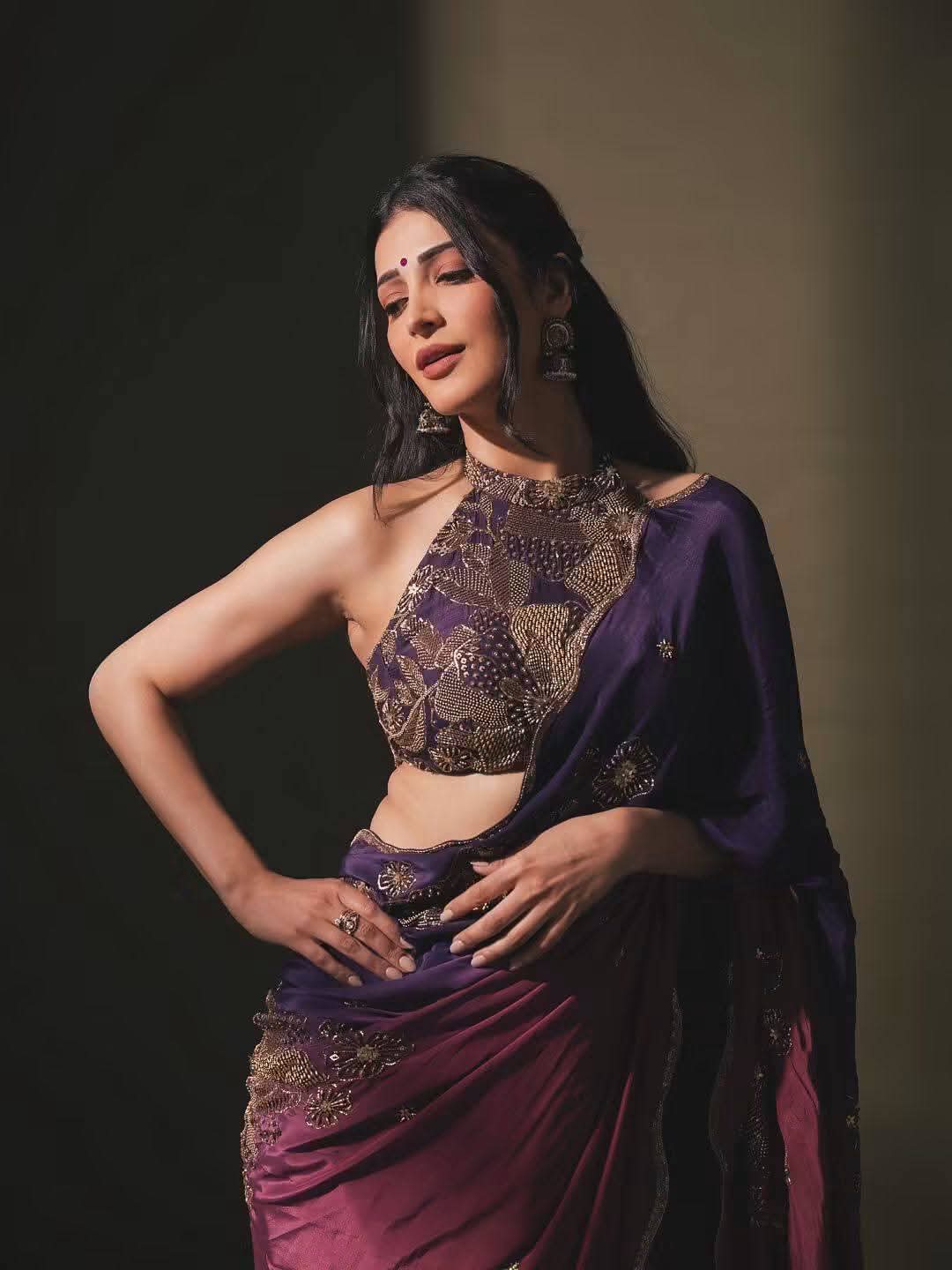 Shruti Haasan - Bollywood Saree Blouse Fashion - Bollywood Saree Blouse Look - Bollywood Saree Blouse Lover - Bollywood Saree Blouse Beauty - Bollywood Saree Blouse Shoot - Shruti Haasan Hot Photo - Bollywood Saree Blouse River - Bollywood Saree Blouse Model - Bollywood Saree Sondori - Bollywood Saree Blouse Style - Bollywood Saree Blouse Sondori - Indian Saree Blouse Photoshoot
#ShrutiHaasan #SareeStyle #Saree #BlouseFashion #SareeLover #Bollywood 