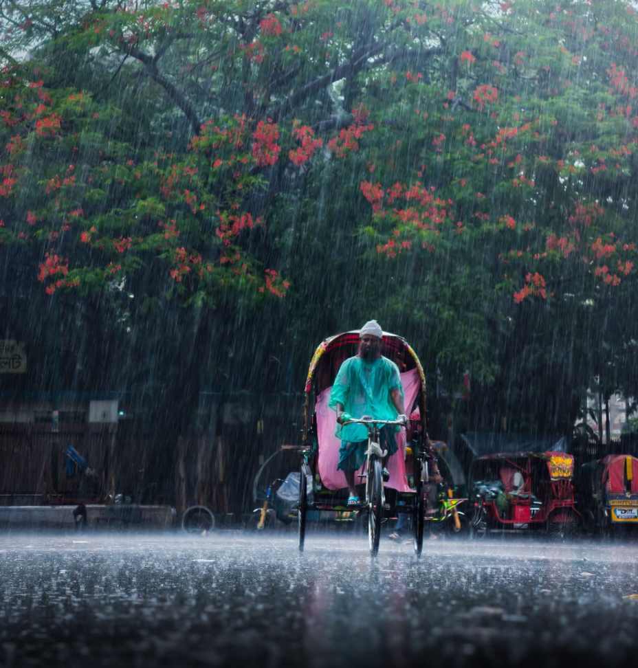 ❝ শহরে বৃষ্টি হচ্ছে...🤭
❝ মন চায় তোমায় নিয়ে ভিজি!😌