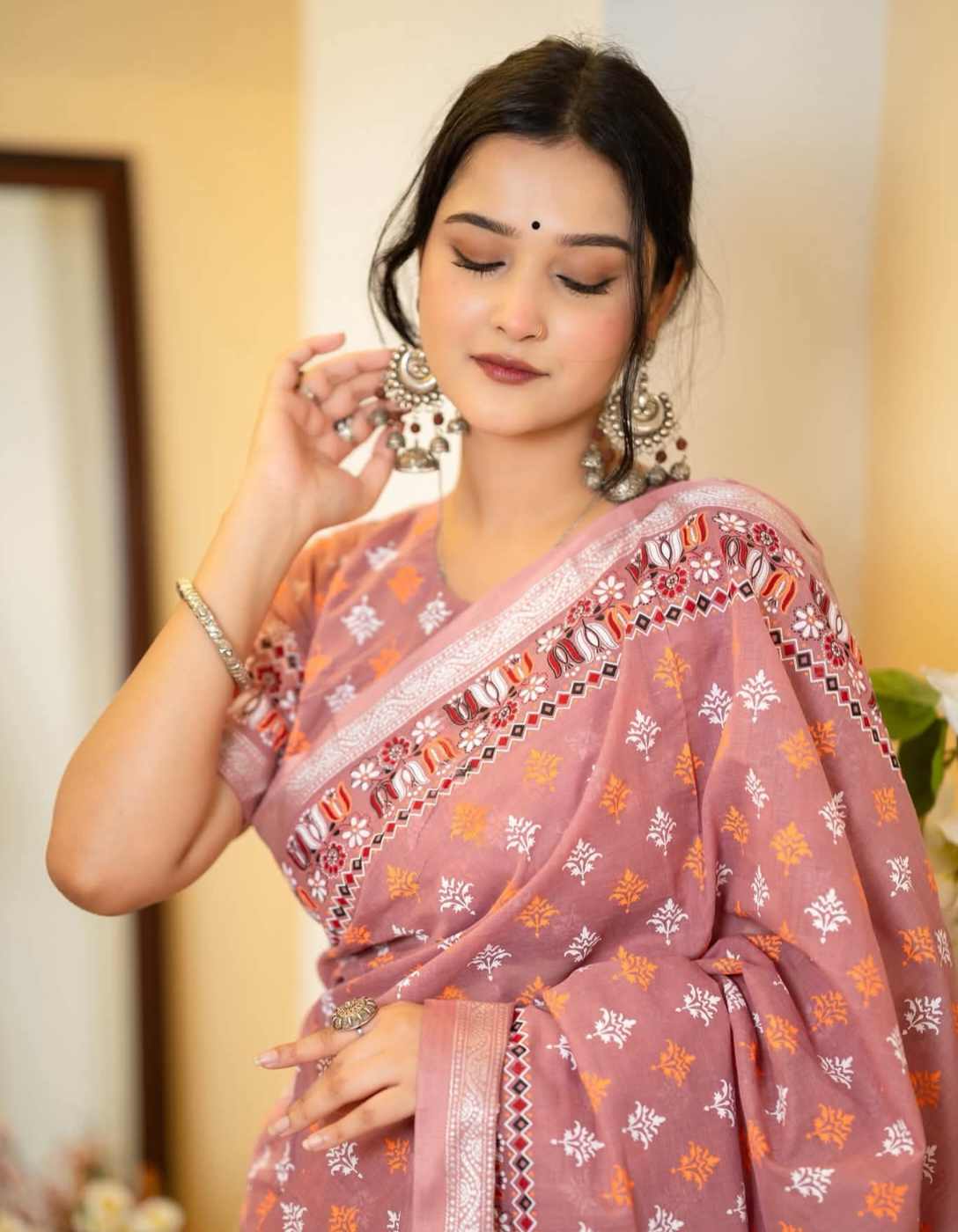 Humayra Anjum is a Bangladeshi beautiful model