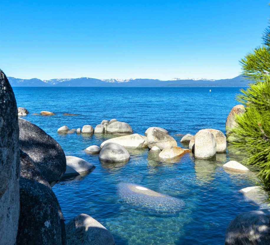 Lake Tahoe, Sierra Nevada, USA.