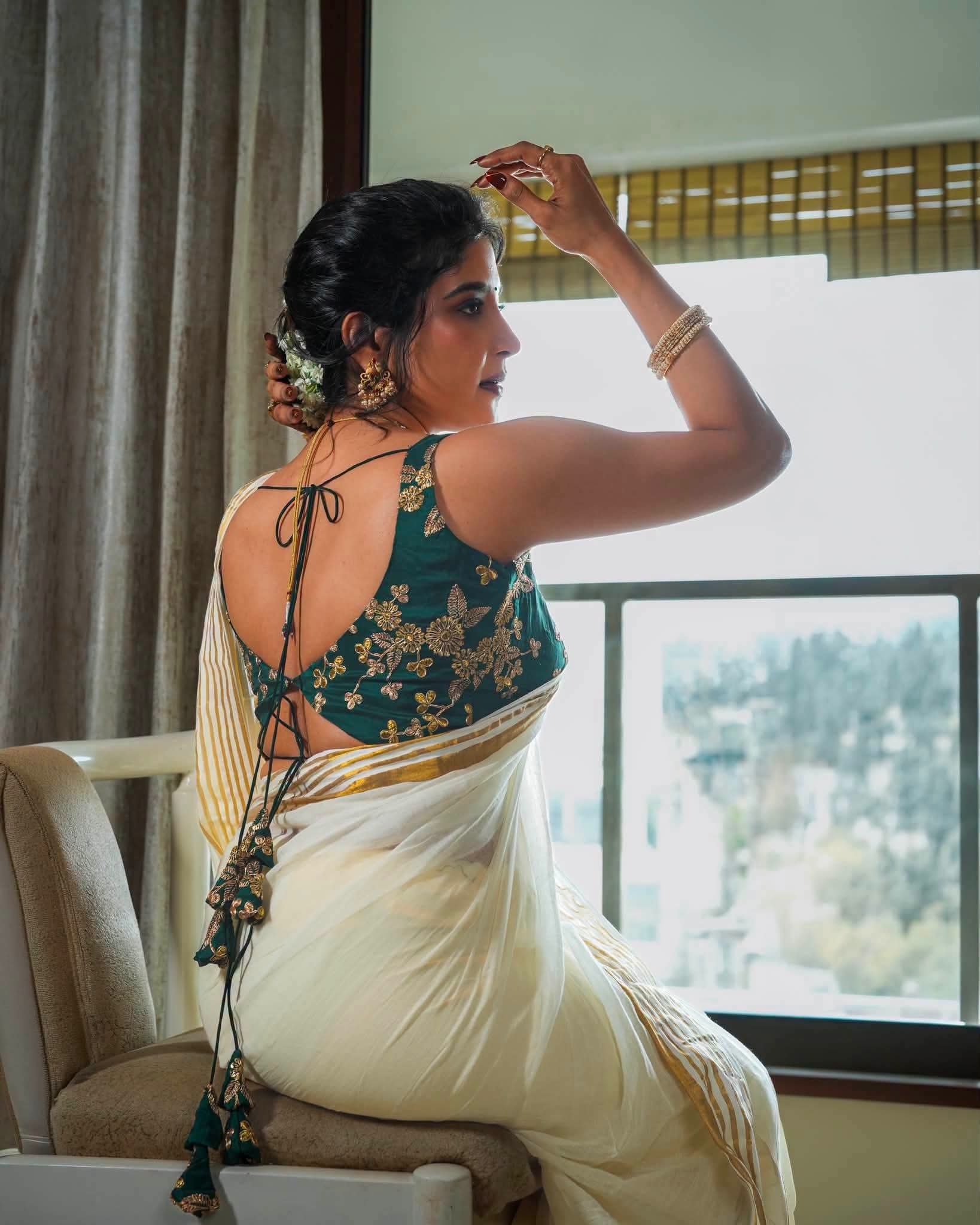 Sakshi Agarwal - Telugu Saree Blouse Look - Telugu Saree Blouse Beauty - Telugu Saree Blouse Model - Telugu Hot Saree Lover - Telugu Saree Blouse Lover - Telugu Hot Actor Photo - Telugu Saree Blouse Shoot - Telugu Saree Blouse Fashion - Telugu Blouse Design - Telugu Saree Blouse River - Telugu Saree Sondori - Telugu Saree Blouse Style - Telugu Saree Blouse Photoshoot - Telugu Hot Beautiful Leady
#SakshiAgarwal #SareeStyle #SareeLover #SareeFashion #BlouseFashion