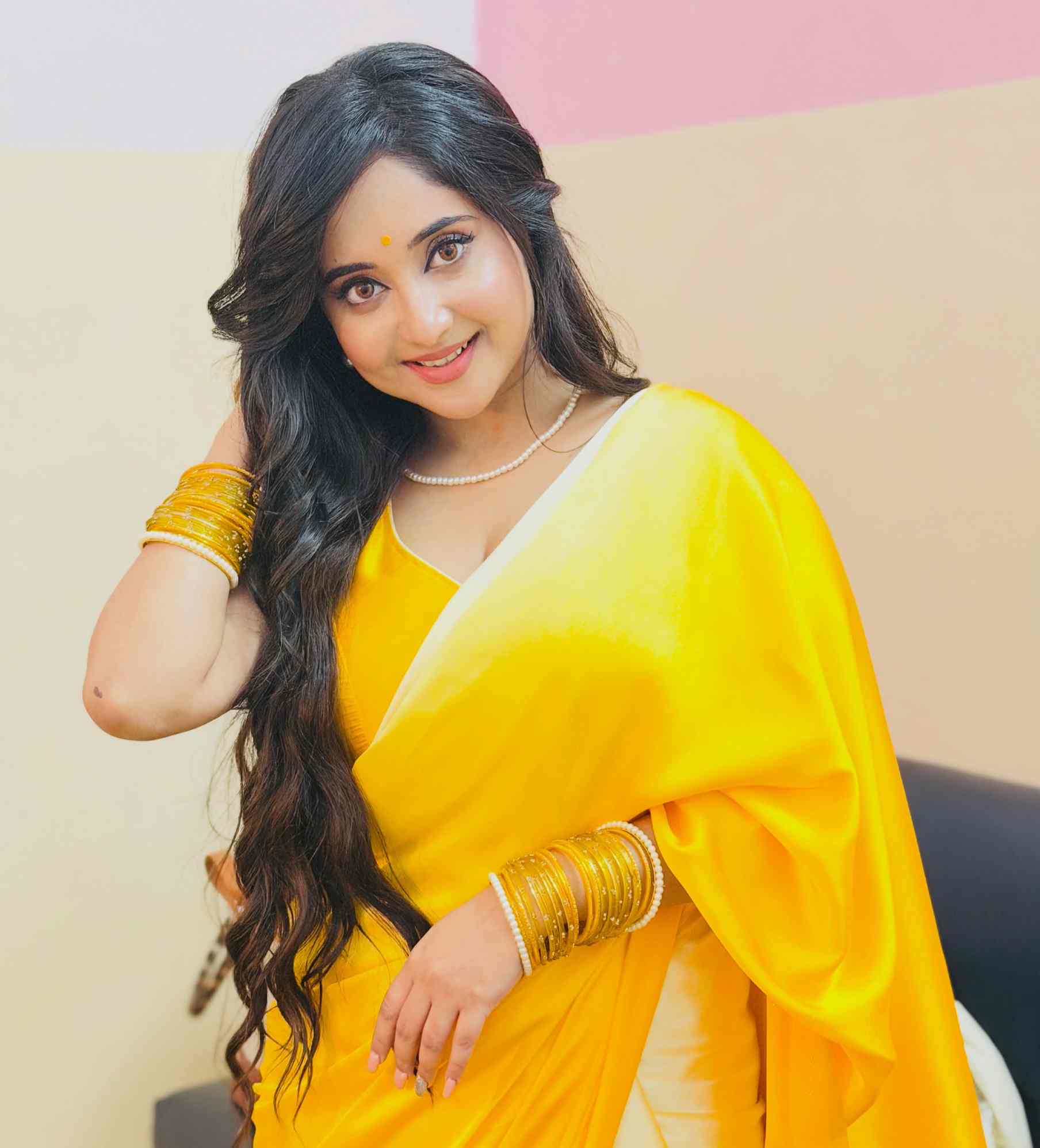 Soumitrisha Kundu - Kolkata Saree Design - Kolkata Yellow Saree Fashion - Kolkata Saree Beauty - Kolkata Saree Sondori - Kolkata Saree Shoot - Kolkata Saree Look - Kolkata Saree Blouse Style - Kolkata Saree Photoshoot - Kolkata Saree Model - Kolkata Saree River
#SoumitrishaKundu #SareeLook #SareeBlouse #SareeFashion #SareeStyle