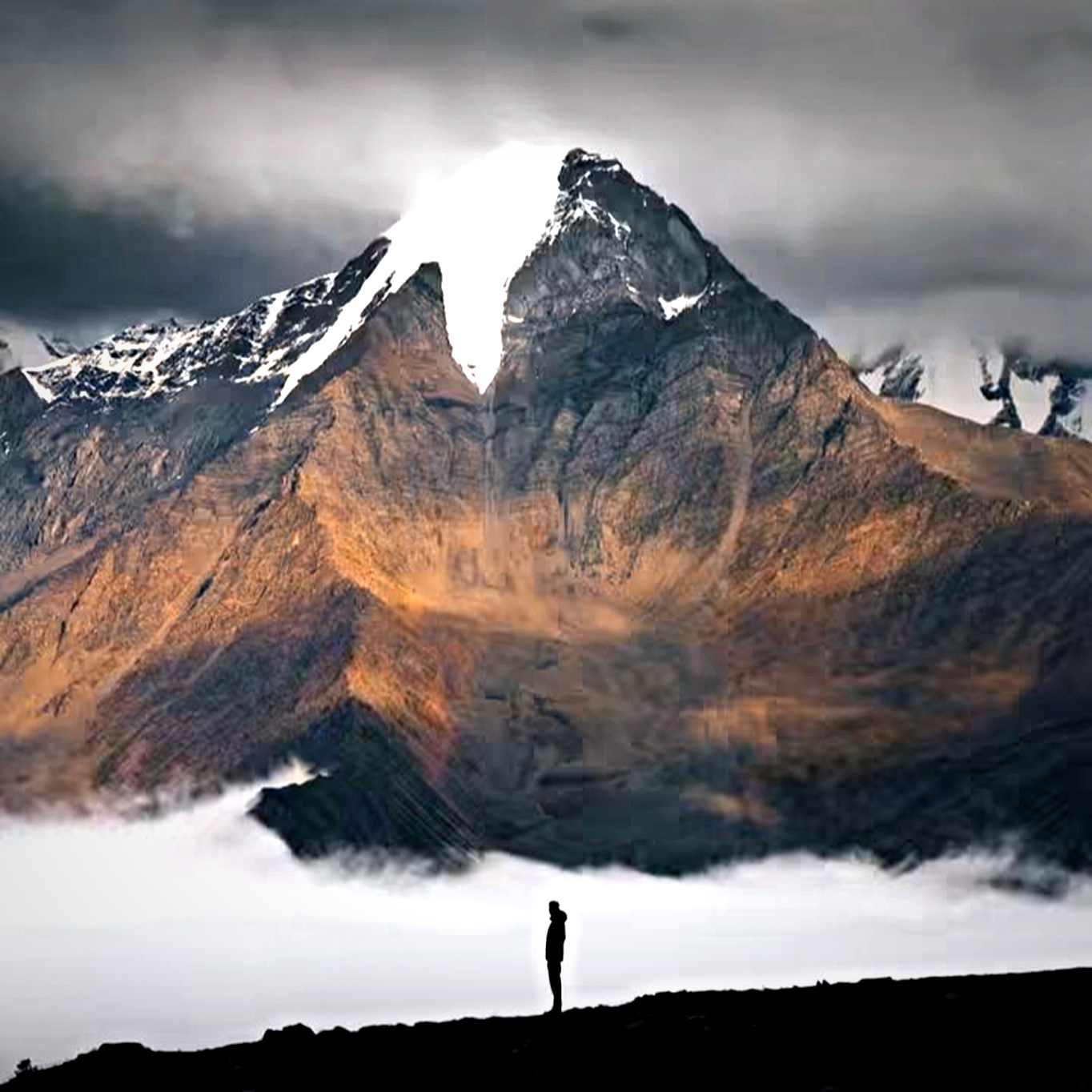 Feeling tiny against the mountains of China 😲
