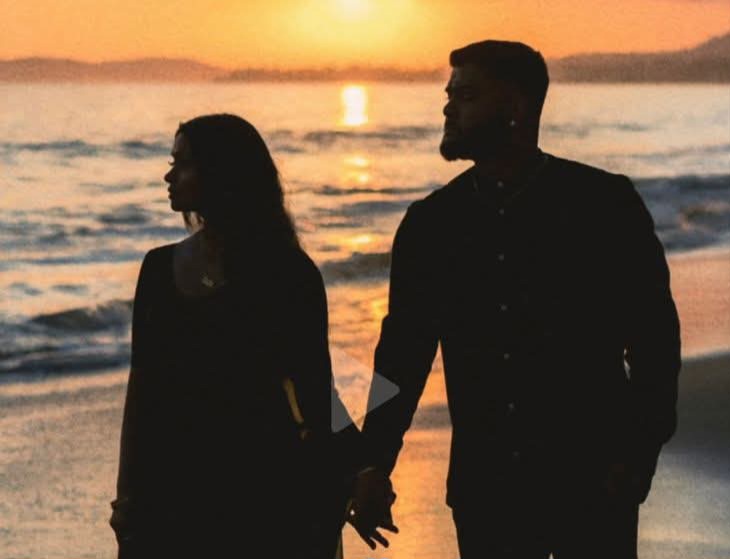 যাকে তাকে কি ভালোবাসা যায়?